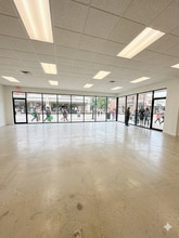 21301-21495 NW 2nd Ave, Miami, FL à louer Photo intérieure– Image 2 sur 9