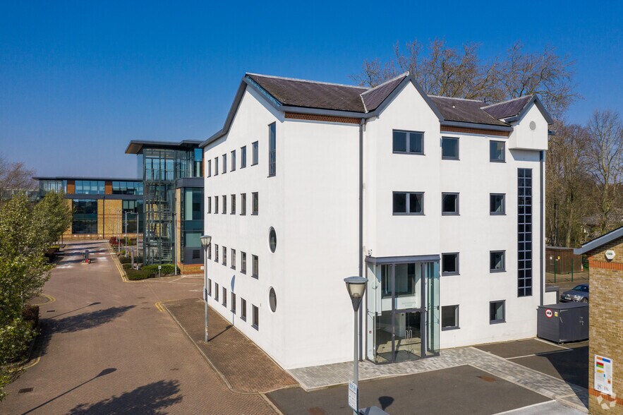Kingsbury Cres, Staines à louer - Photo de l’immeuble – Image 3 sur 5