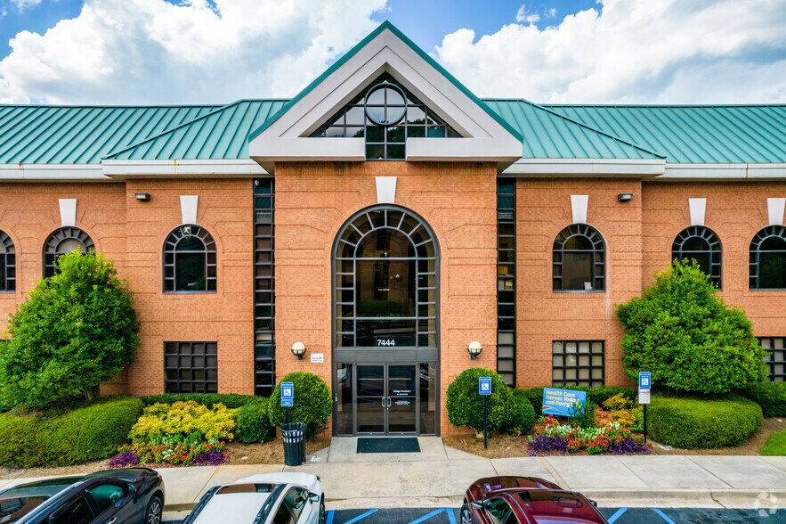 7444 Hannover Pky S, Stockbridge, GA à louer - Photo de l’immeuble – Image 1 sur 12