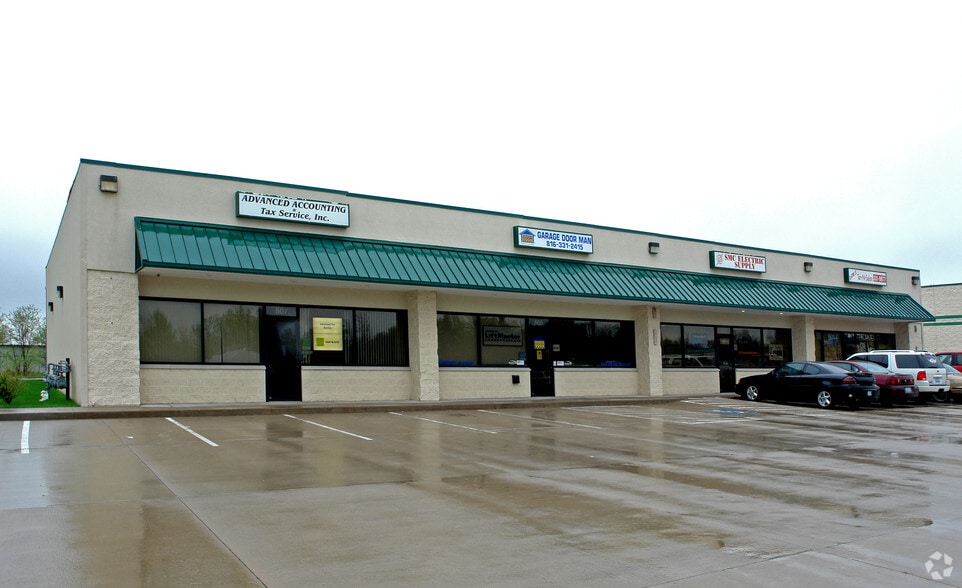 801-807 N Scott Ave, Belton, MO à vendre - Photo principale – Image 1 sur 1