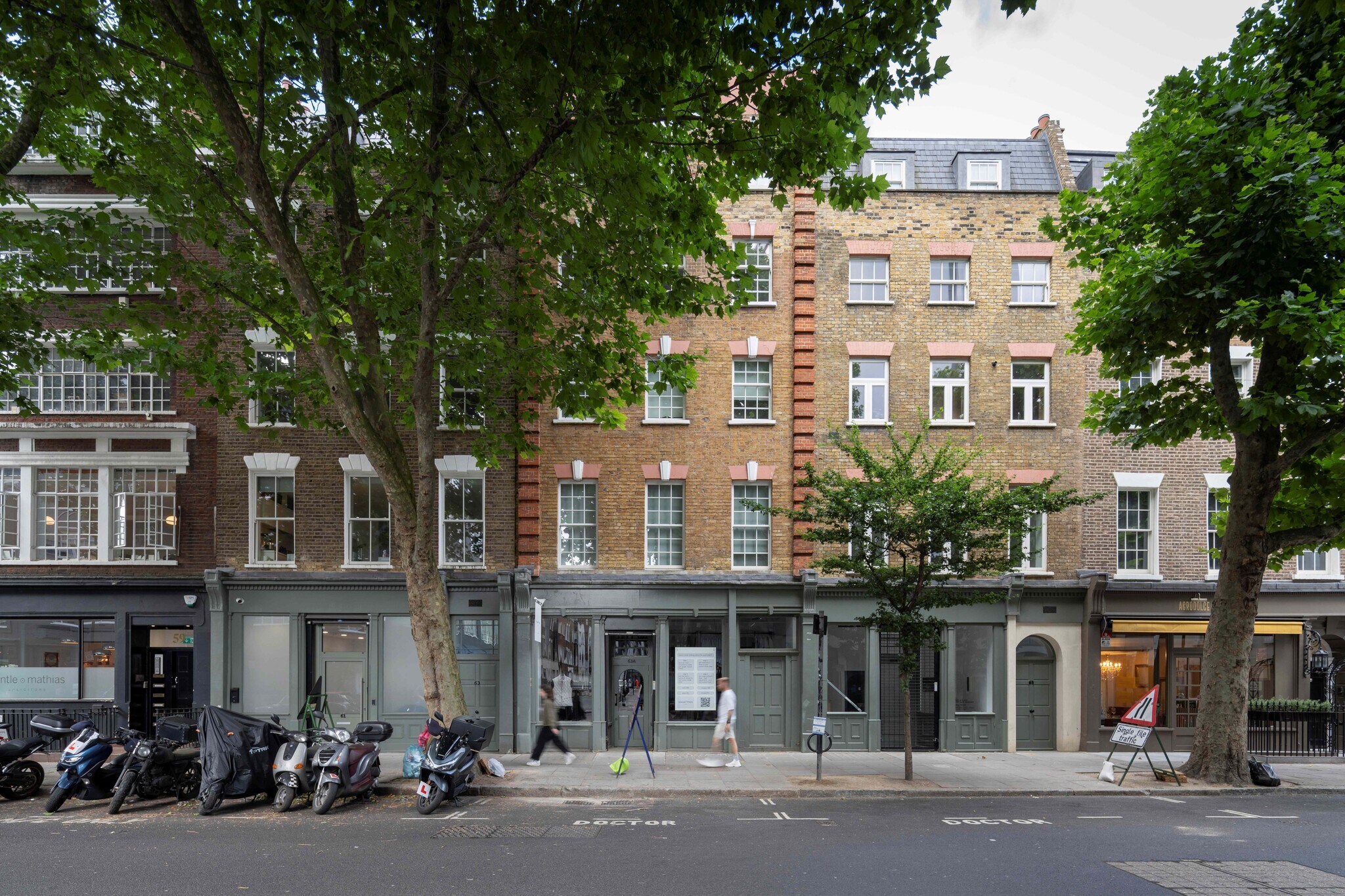 61 Charlotte St, Londres à louer Photo de l’immeuble– Image 1 sur 3