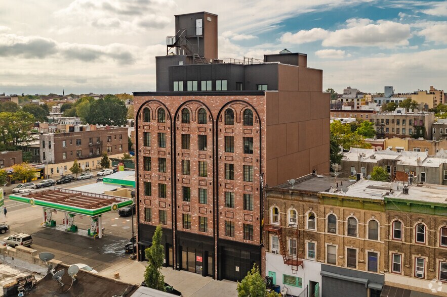 1084 Rogers Ave, Brooklyn, NY à louer - Photo de l’immeuble – Image 3 sur 29