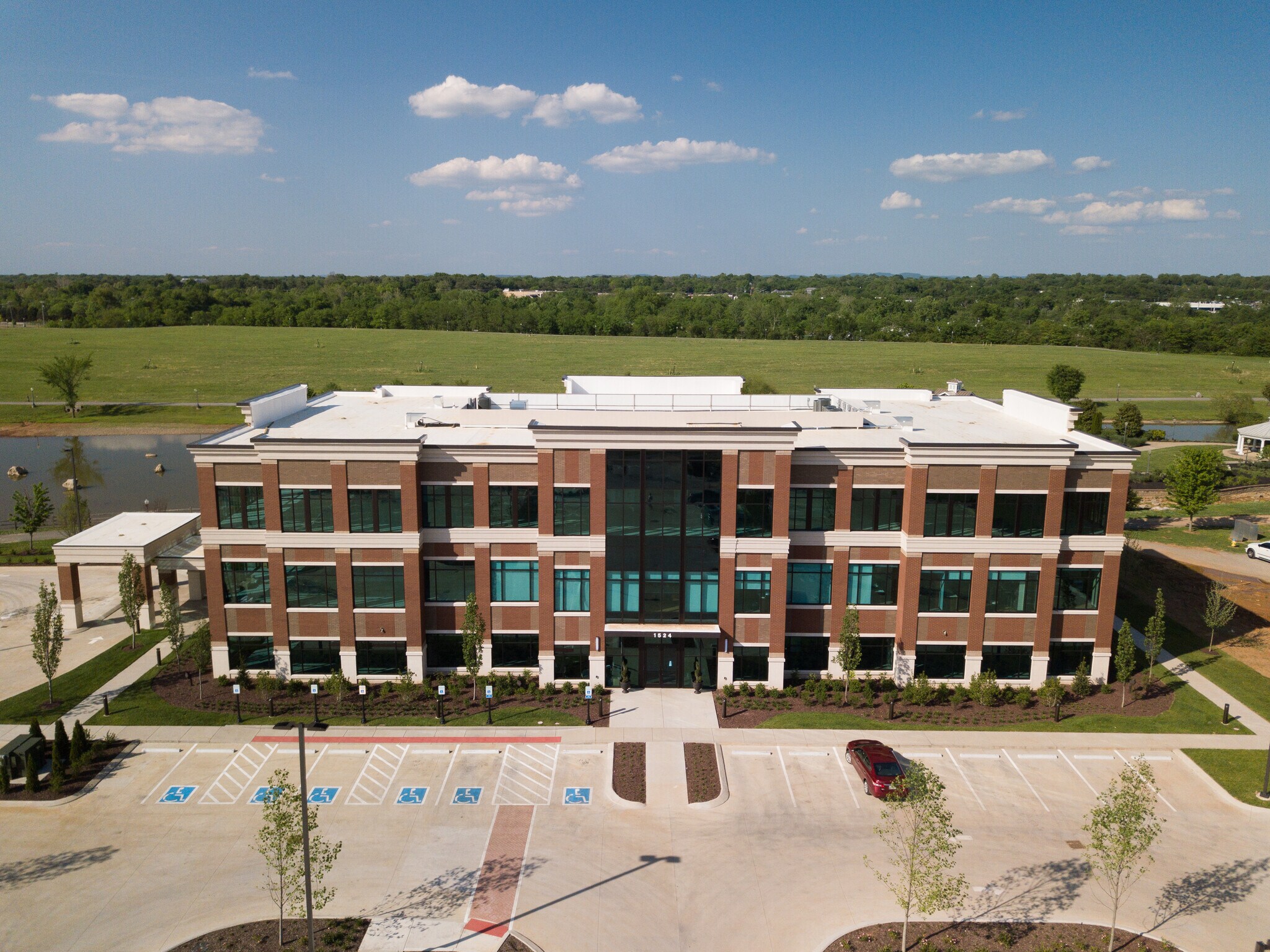 1524 Williams Dr, Murfreesboro, TN à louer Photo principale– Image 1 sur 9