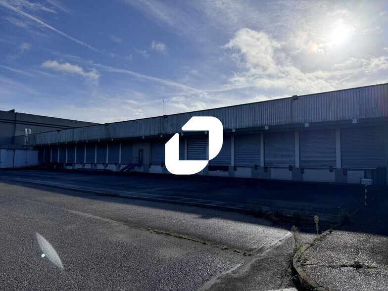 Industriel/Logistique dans Amiens à louer - Photo de l’immeuble – Image 1 sur 13