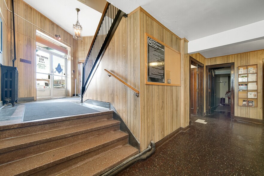 512 Temple St, Whiting, IN à vendre - Photo intérieure – Image 3 sur 21