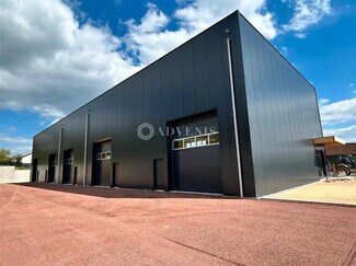 Plus de détails pour Local d'activités à louer