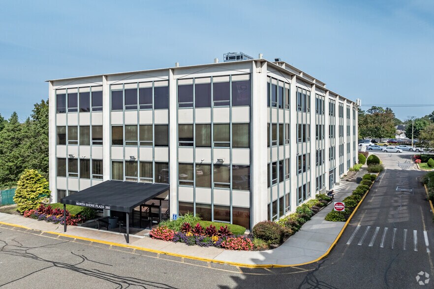 380 N Broadway, Jericho, NY à louer - Photo principale – Image 1 sur 4