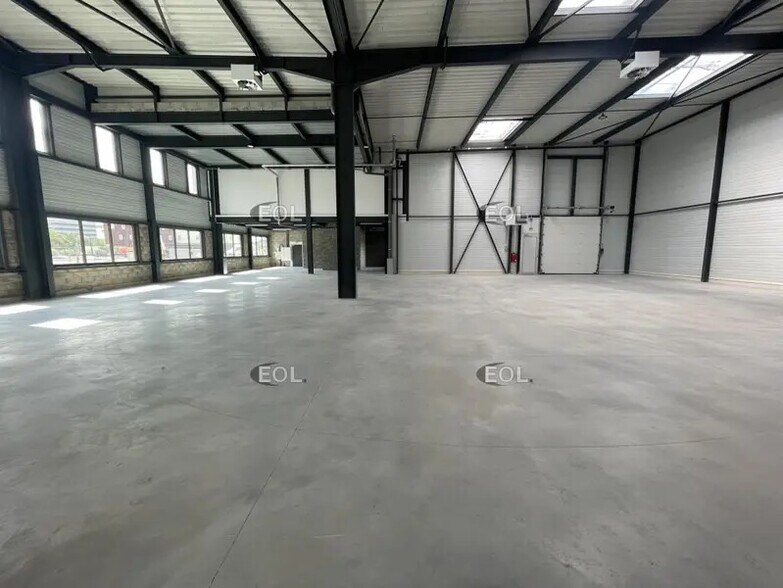 Local d'activités dans Gennevilliers à vendre - Photo de l’immeuble – Image 3 sur 14