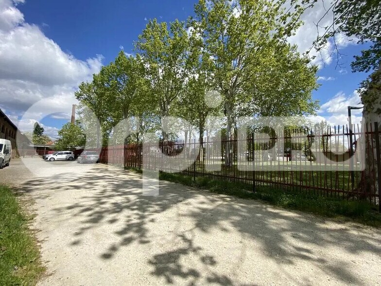 Local d'activités dans Montech à vendre - Photo de l’immeuble – Image 3 sur 8