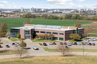 8710 Earhart Ln Sw, Cedar Rapids, IA - VUE AÉRIENNE  vue de carte - Image1