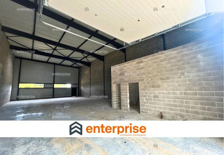 Local d’activités dans Allonne à louer - Photo de l’immeuble – Image 1 sur 2