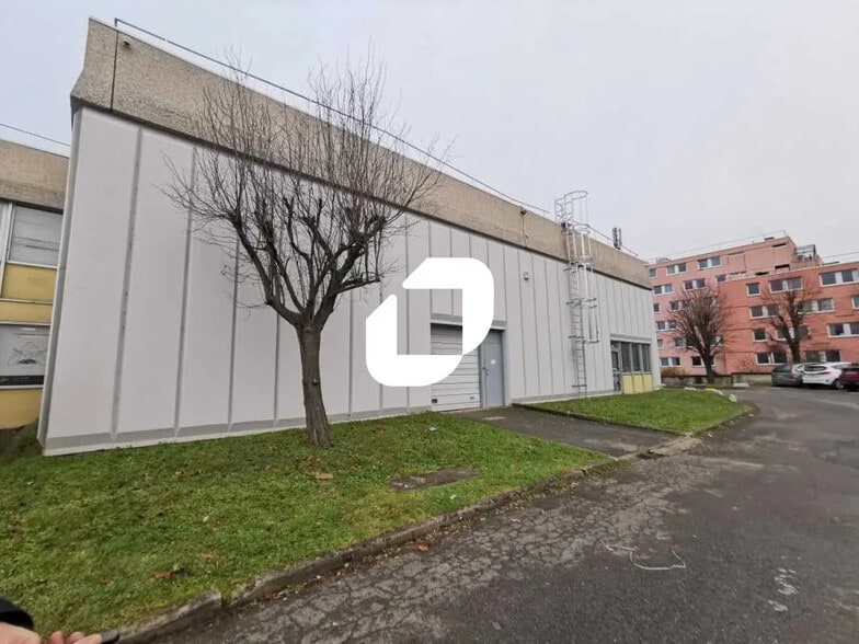 1 Rue Michelet, Ivry-sur-Seine à louer - Photo de l’immeuble – Image 2 sur 21