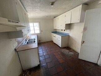 Plus de détails pour 1360 Newport Ave, Long Beach, CA - Industriel/Logistique à vendre