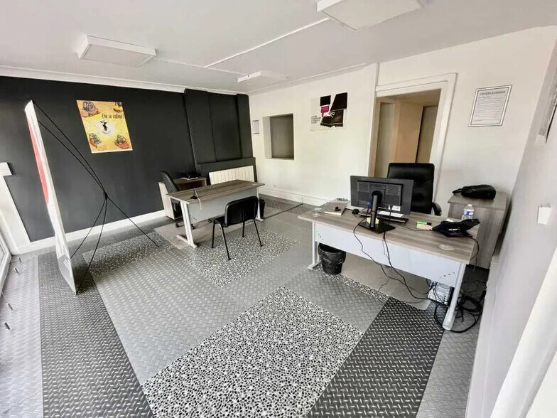 Local commercial dans Rouen à louer - Photo de l’immeuble – Image 3 sur 12