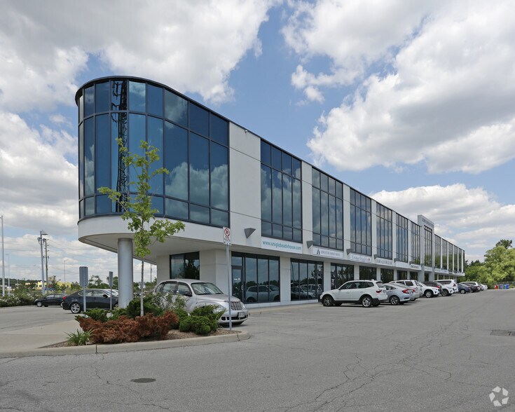1660 North Service Rd E, Oakville, ON à vendre - Photo principale – Image 1 sur 5