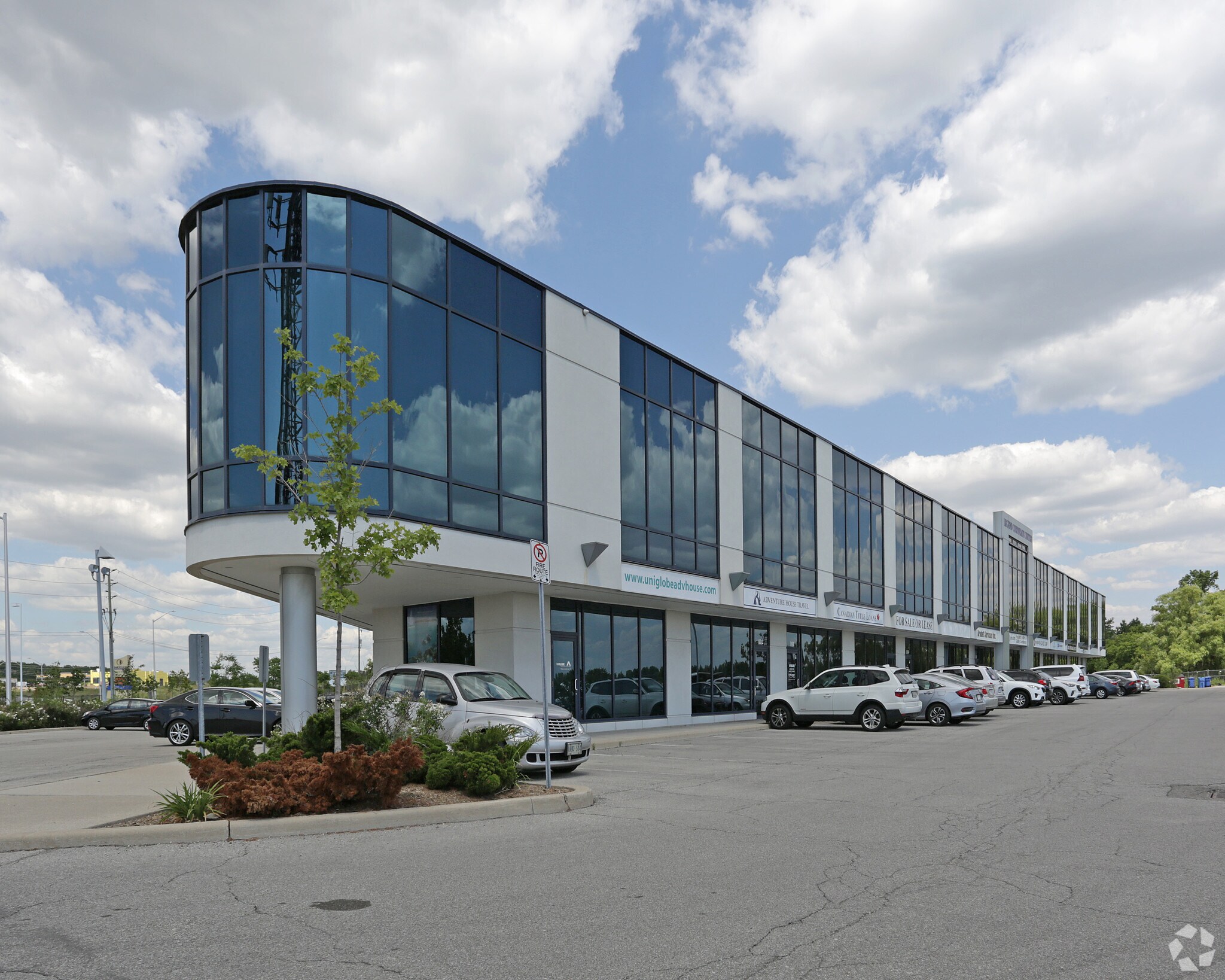 1660 North Service Rd E, Oakville, ON à vendre Photo principale– Image 1 sur 6