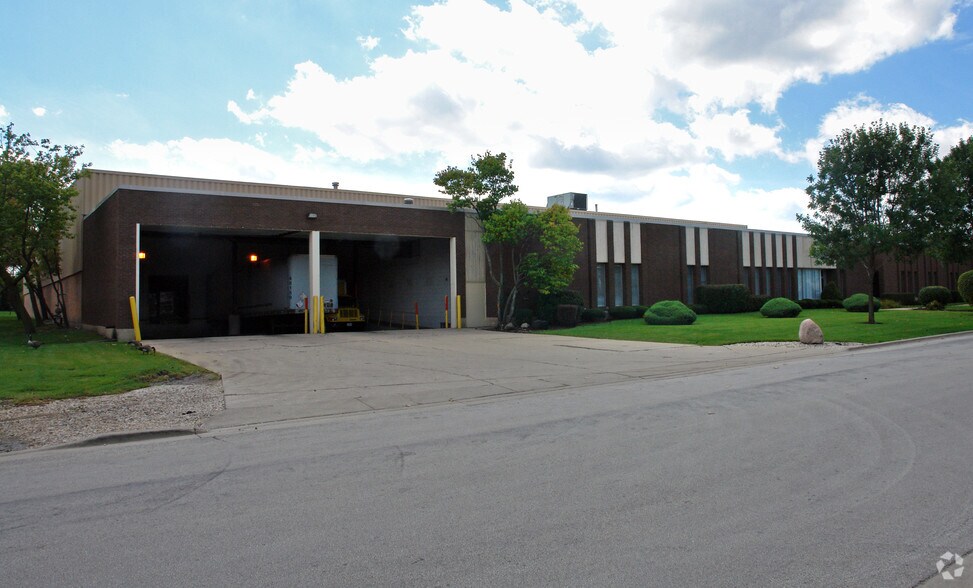 301 Holbrook Dr, Wheeling, IL à louer - Photo principale – Image 1 sur 8