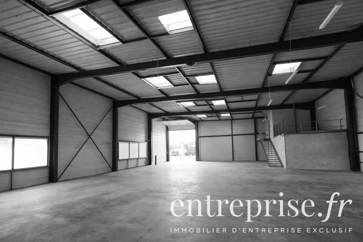 Local d'activités dans Beaucouzé à vendre Photo de l’immeuble– Image 1 sur 8