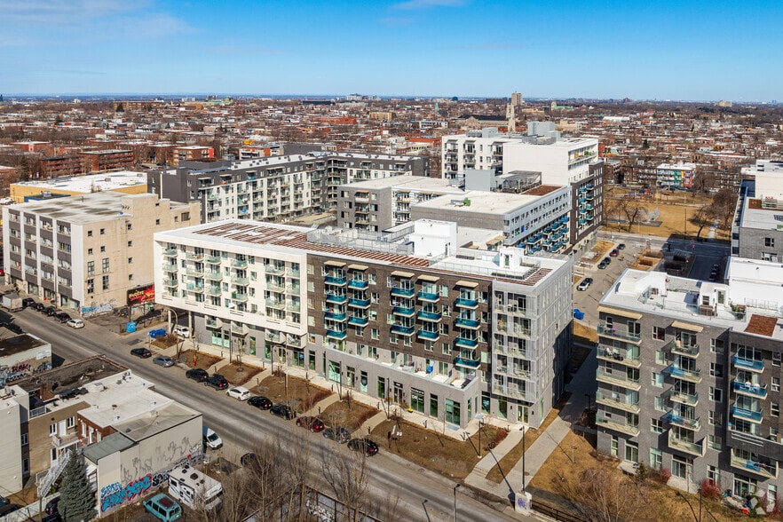 2542 Pl Pierre, Montréal, QC à louer - Aérien – Image 2 sur 3