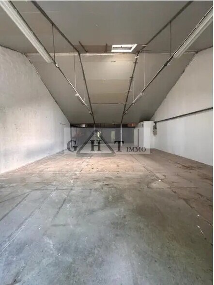 Industriel/Logistique dans Servon à louer - Photo de l’immeuble – Image 2 sur 3