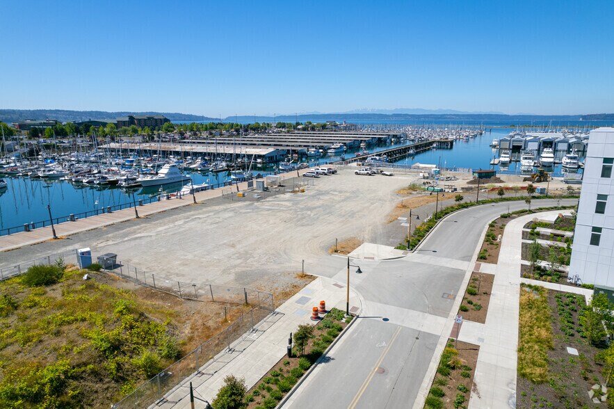 1520 W Marine View Dr, Everett, WA à louer - Photo de l’immeuble – Image 1 sur 2