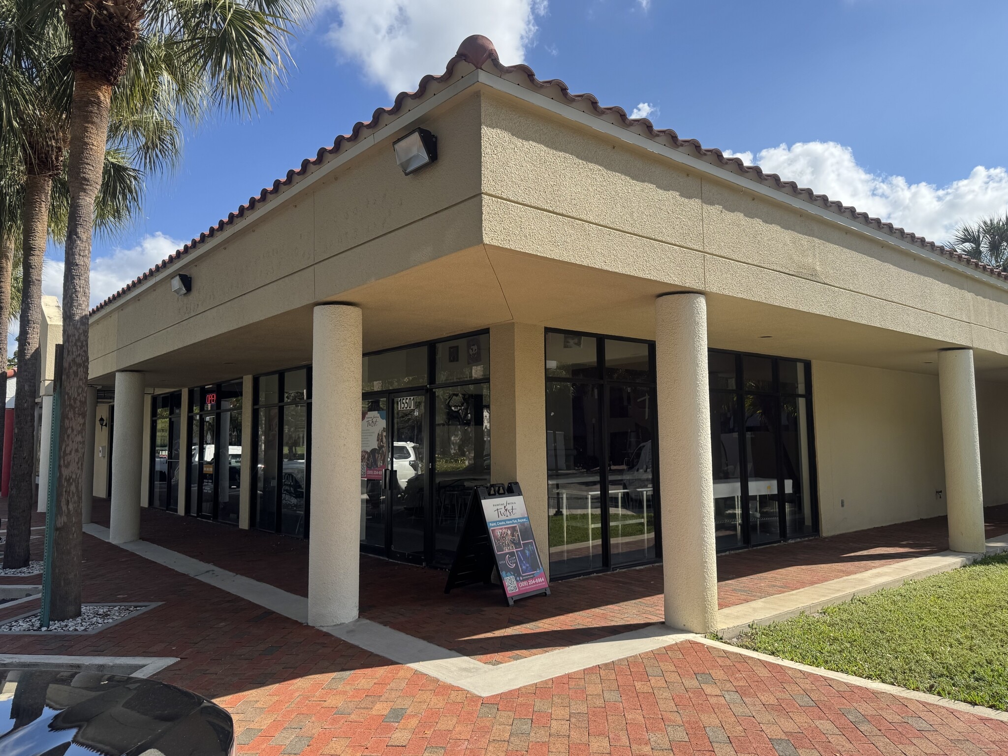 15503-15509 Bull Run Rd, Hialeah, FL à louer Photo intérieure– Image 1 sur 1