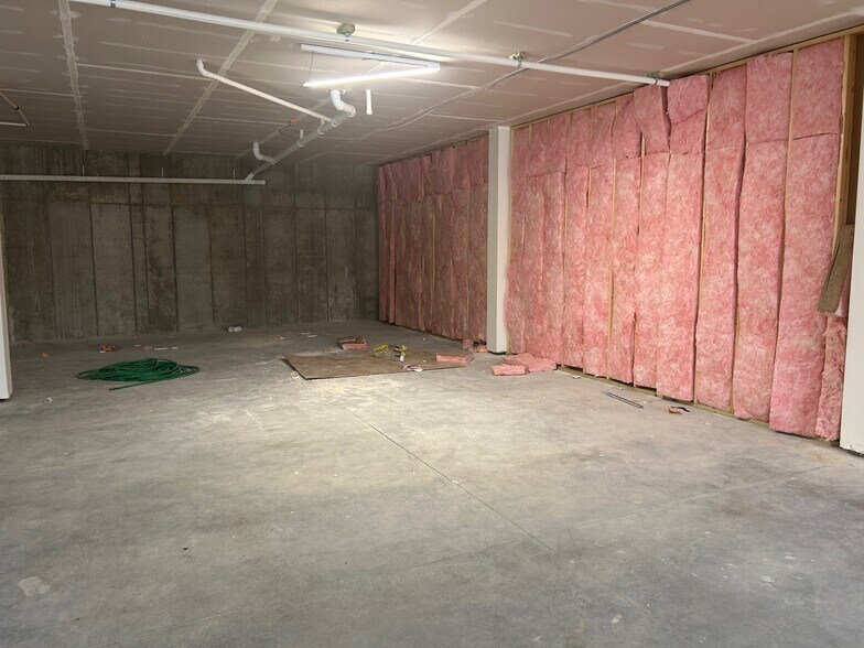 860 Haines Dr, Liberty, MO à louer - Photo de l’immeuble – Image 3 sur 11