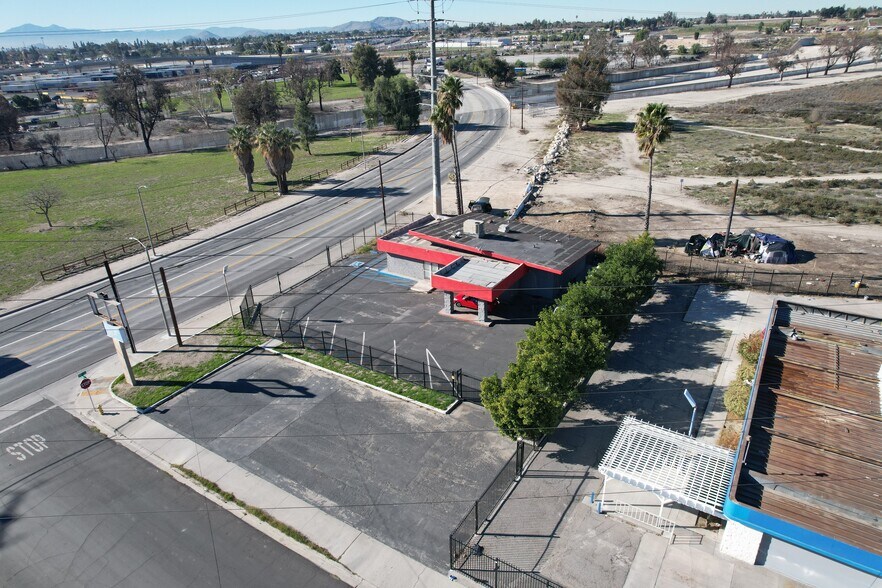 1820 W 5th St, San Bernardino, CA à vendre - Photo de l’immeuble – Image 2 sur 10