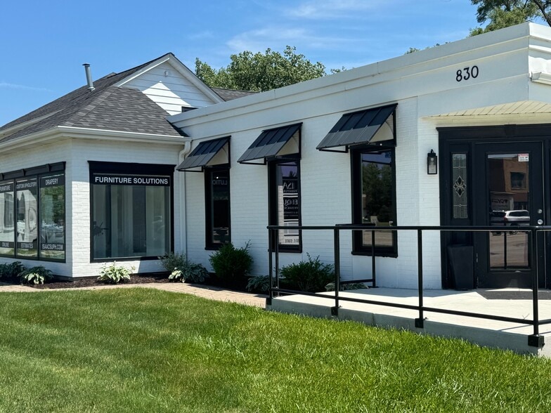 830 E State St, Geneva, IL à louer - Photo de l’immeuble – Image 2 sur 15