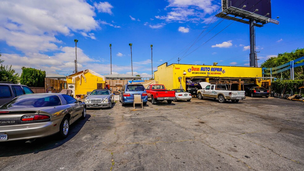 17207 Clark Ave, Bellflower, CA à louer - Photo de l’immeuble – Image 3 sur 10