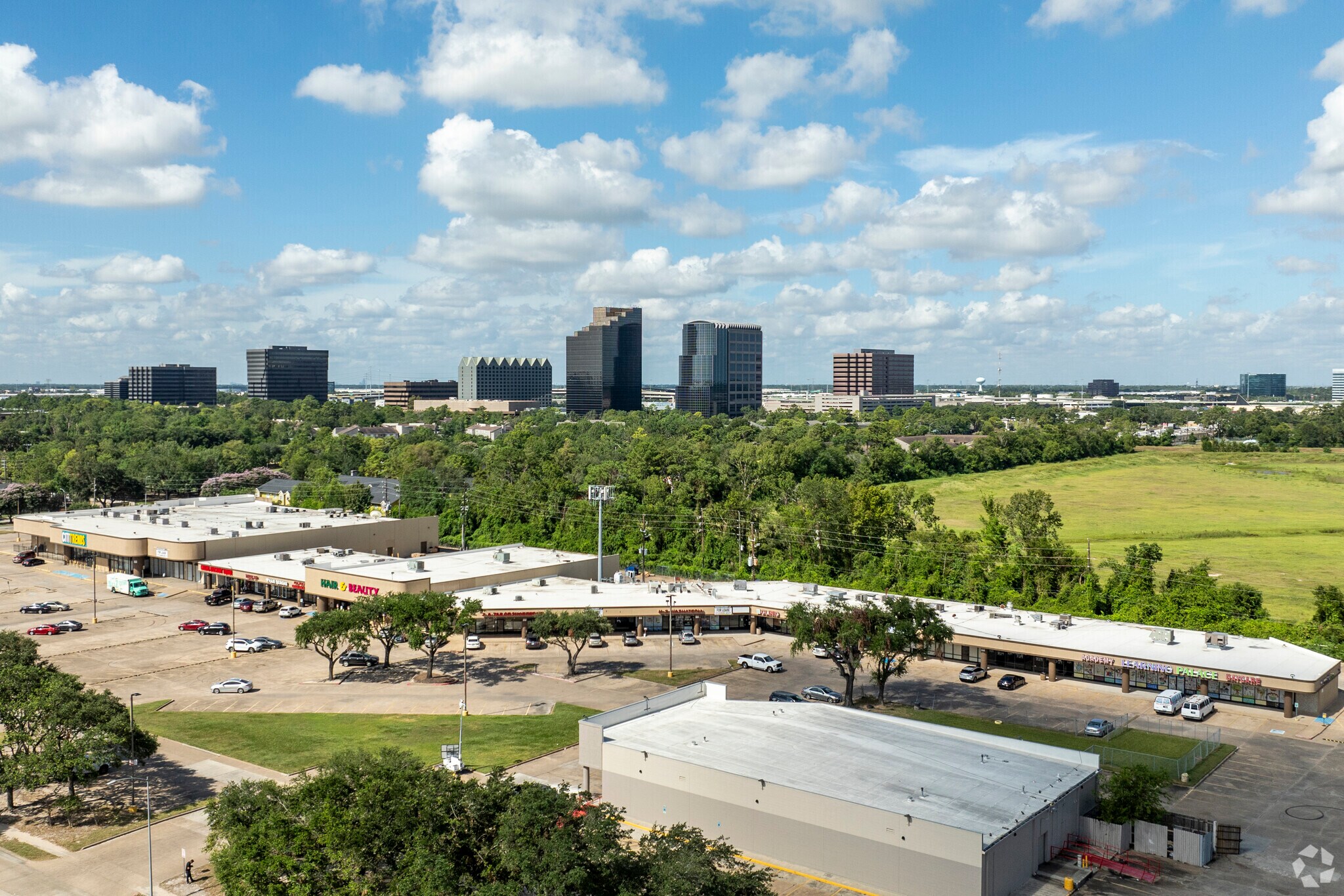 17503-17587 Imperial Valley Dr, Houston, TX à louer Photo principale– Image 1 sur 29