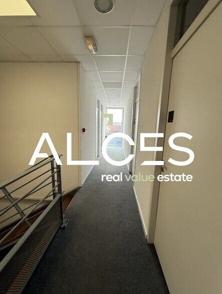 Local d'activités dans Bordeaux à vendre - Photo de l’immeuble – Image 2 sur 3