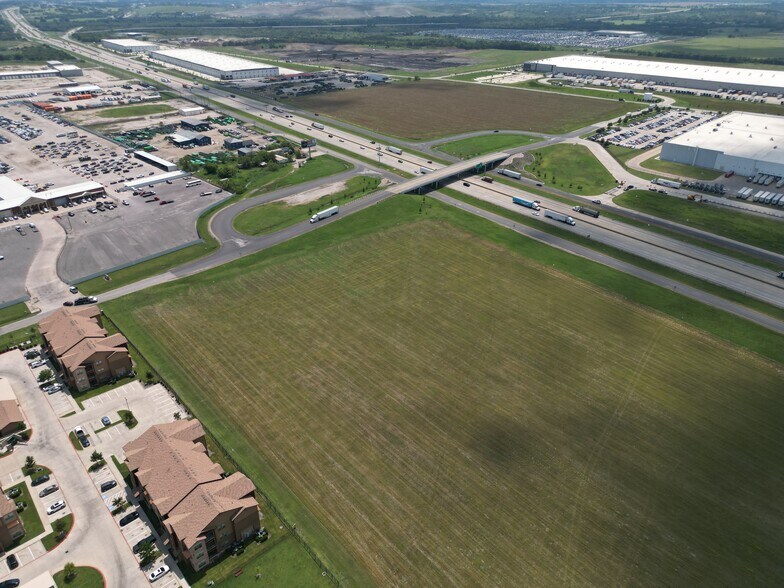 6200 N I-45, Wilmer, TX à vendre - Photo de l’immeuble – Image 3 sur 6