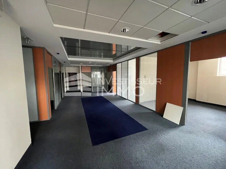 Bureau dans Torcy à louer - Photo de l’immeuble – Image 1 sur 4
