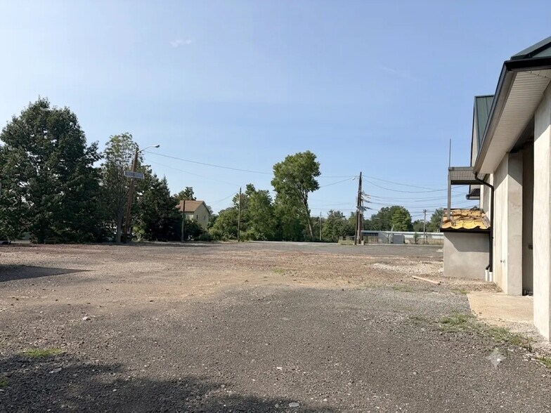 15 Finderne Ave, Bridgewater, NJ à louer - Photo de la construction – Image 2 sur 2