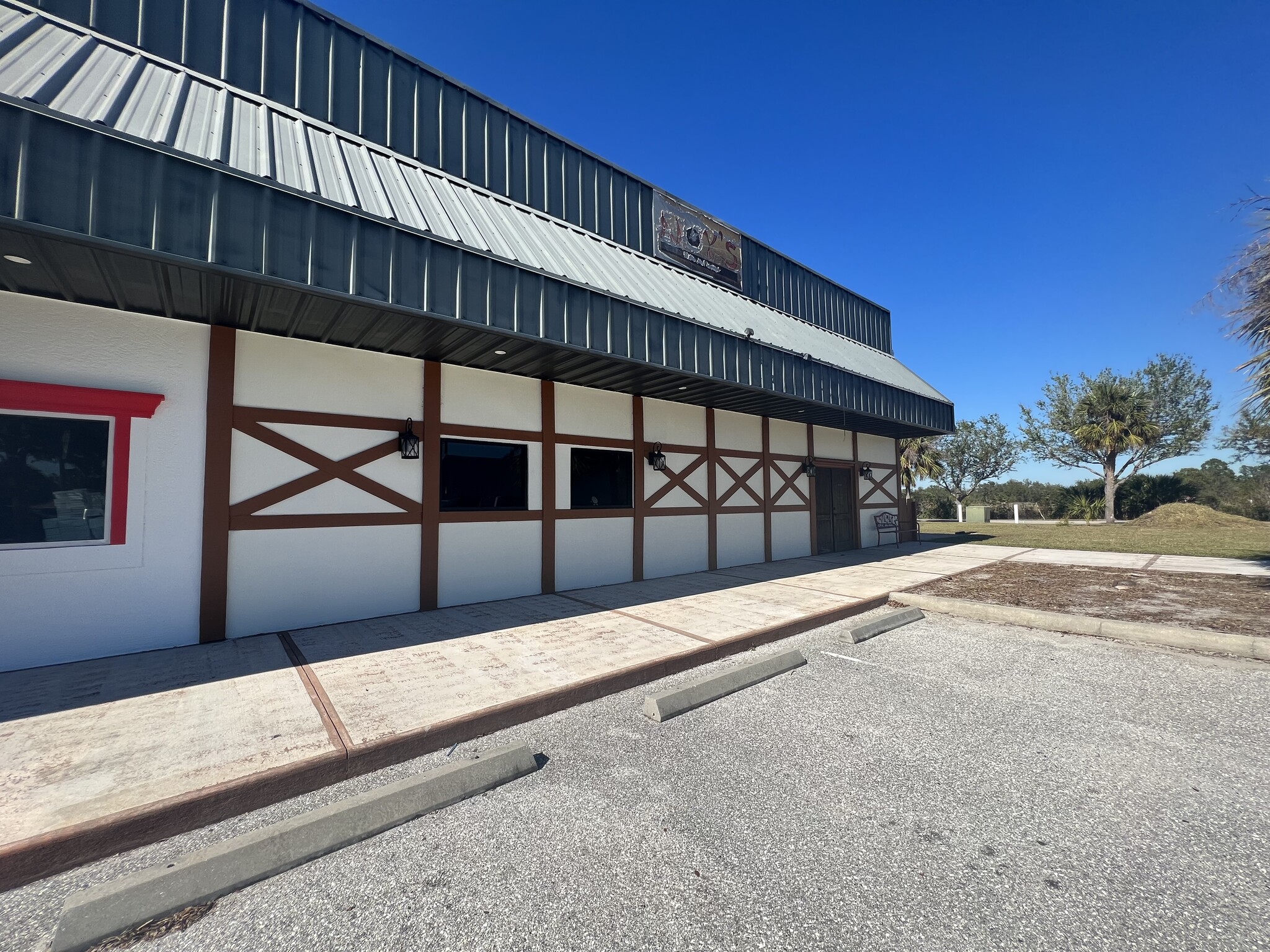 31 Chailett Rd, Rotonda West, FL à louer Photo de l’immeuble– Image 1 sur 3