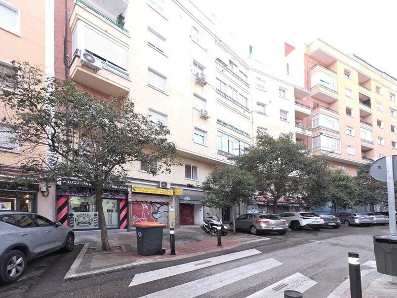 Immeuble residentiel dans Madrid, Madrid à vendre - Photo de l’immeuble – Image 3 sur 3