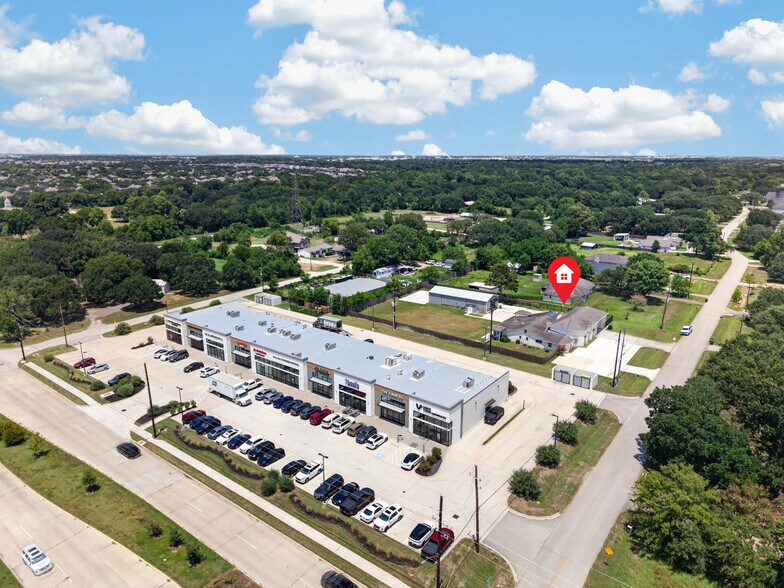 26214 Hunter Ln, Katy, TX à louer - Photo de l’immeuble – Image 1 sur 18