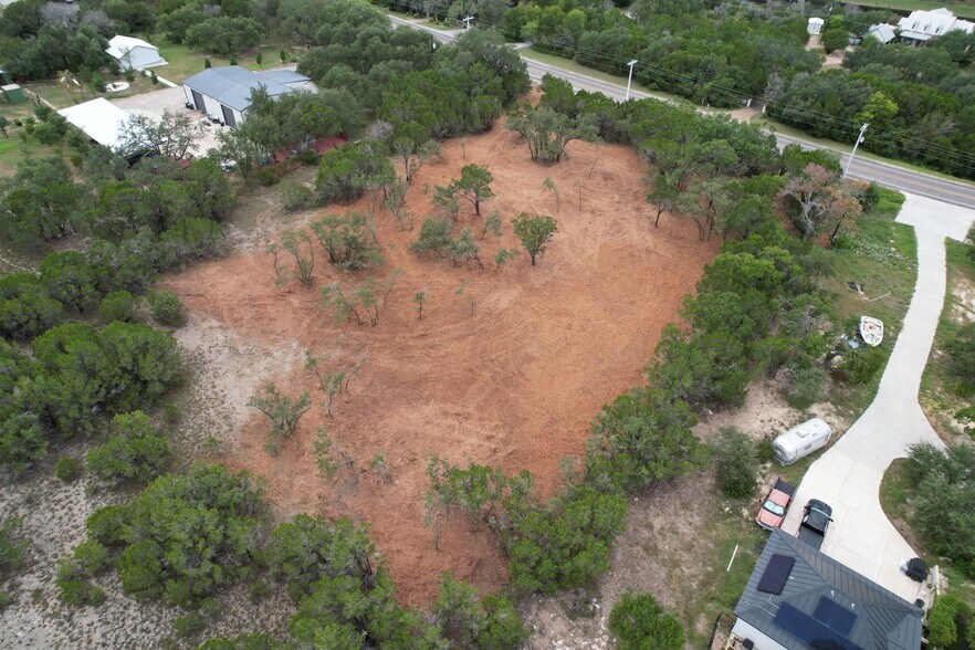 2409 Pace Bend S Rd, Spicewood, TX à vendre - Photo de l’immeuble – Image 2 sur 5