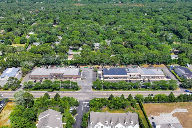 74-84 Old Riverhead Rd, Westhampton Beach, NY à louer Photo de l’immeuble– Image 1 sur 3