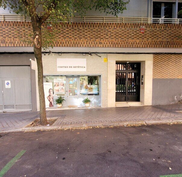 Local commercial dans Madrid, Madrid à louer - Photo de l’immeuble – Image 2 sur 3
