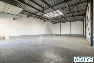 Plus de détails pour Local d'activités à louer