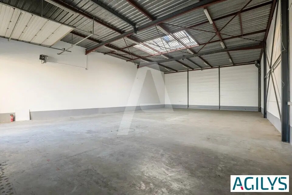 Local d’activités dans Chilly-Mazarin à louer Photo de l’immeuble– Image 1 sur 8