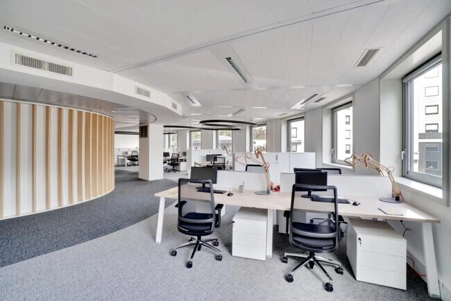 Plus de détails pour 47 Rue Louis Blanc, Courbevoie - Bureau à louer