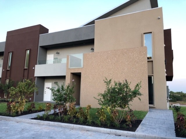 305 Palm Shores, La Joya, TX à louer - Photo de l’immeuble – Image 2 sur 21