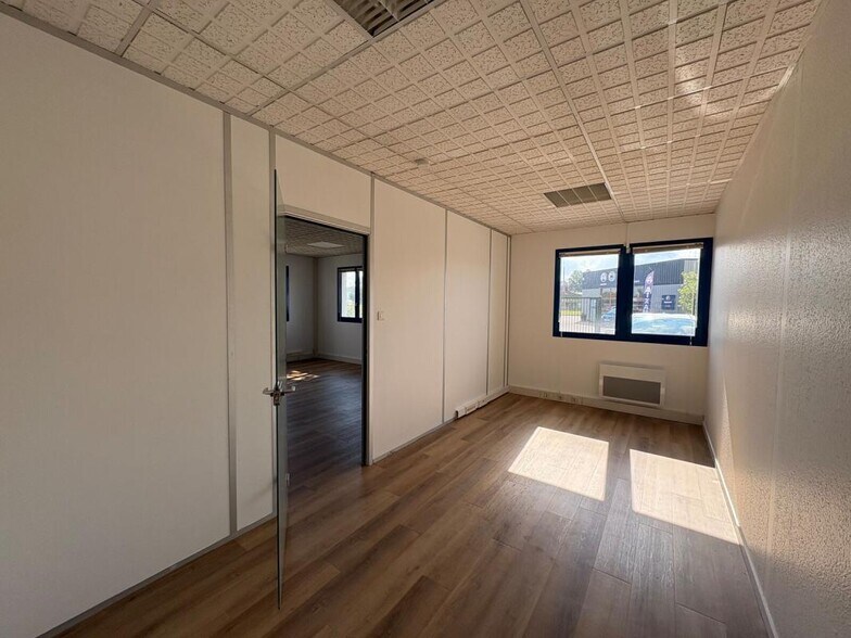 Bureau dans Chalon-sur-Saône à louer - Photo de l’immeuble – Image 3 sur 10