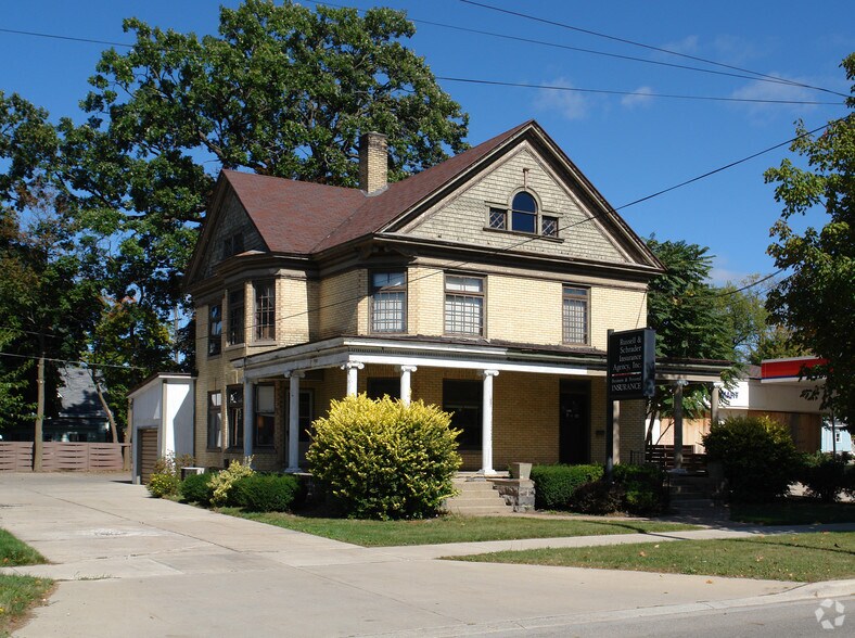 219 E Lawrence Ave, Charlotte, MI à vendre - Photo de l’immeuble – Image 2 sur 10