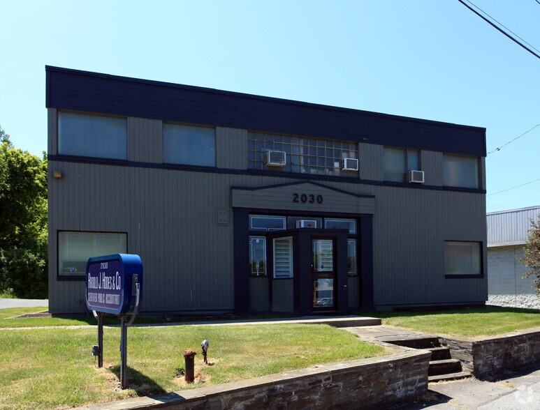 2030 Erie Blvd E, Syracuse, NY à louer - Photo de l’immeuble – Image 2 sur 8