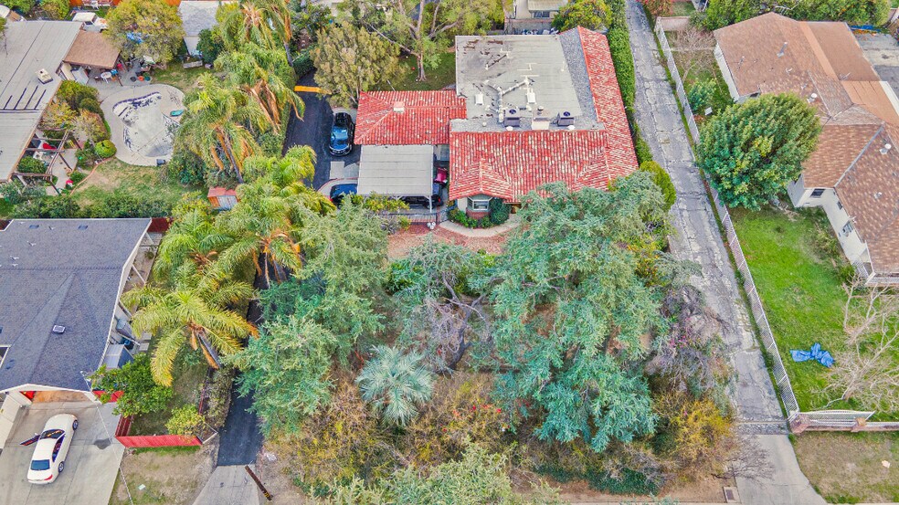 17520 Kingsbury St, Granada Hills, CA à vendre - Aérien – Image 2 sur 52