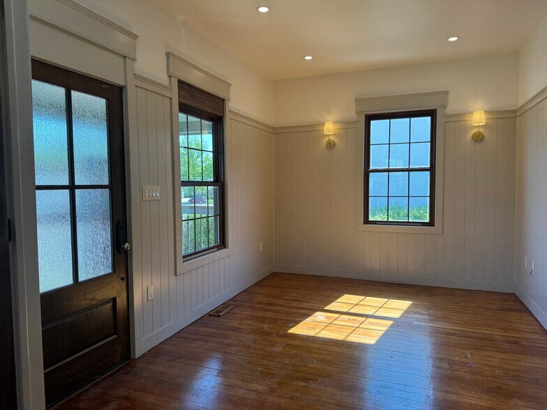 615 W 9th St, Lawrence, KS à louer - Photo intérieure – Image 1 sur 10